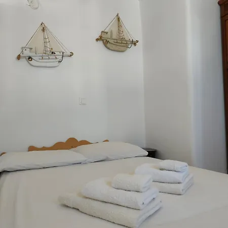 Per Seas Serifos Town